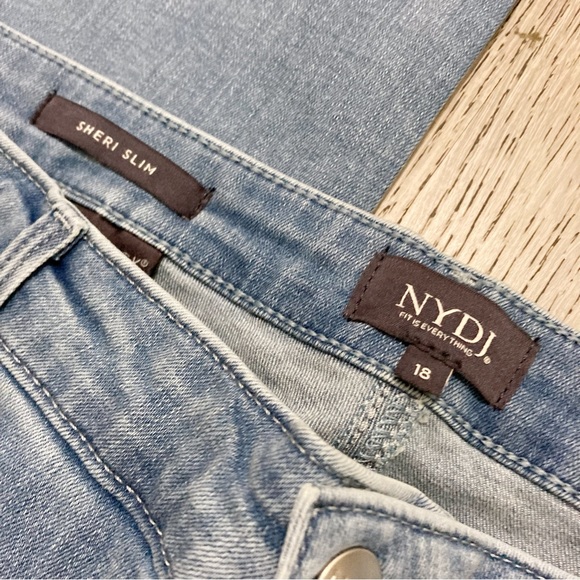 NYDJ Sheri Slim Leg Jeans Camille Wash Size 18 (US 14W) NWT - Picture 3 of 10